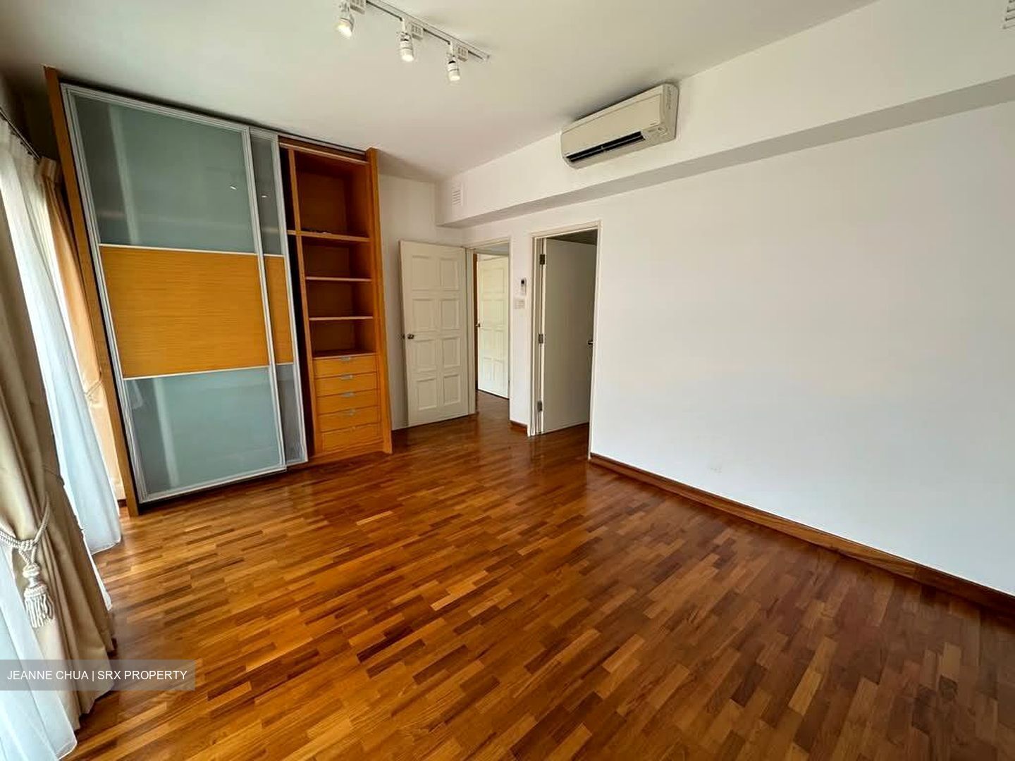 Brentwood (D9), Terrace #596423681